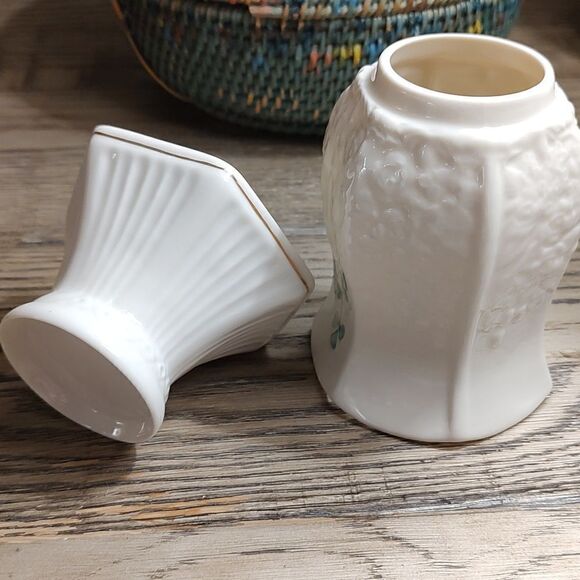 Belleek Doves of Peace 2-Piece Tea Light Holder - Picture 8 of 10